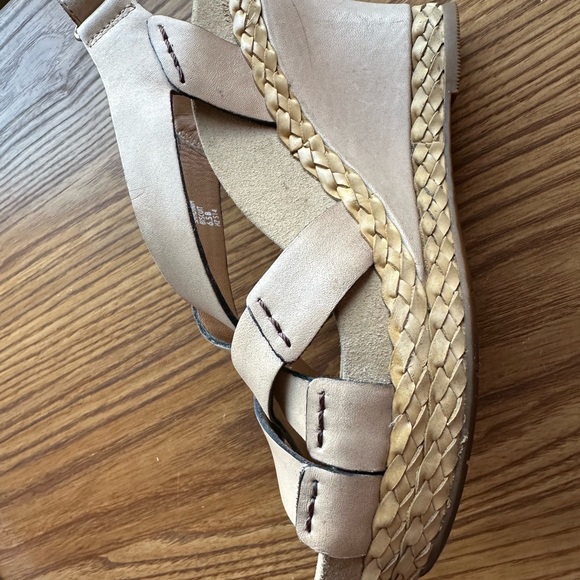 Earthies Sardina Sandals in Biscuit, size 6.5 - Picture 3 of 8